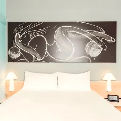 宜必巴黎布洛涅比扬古酒店